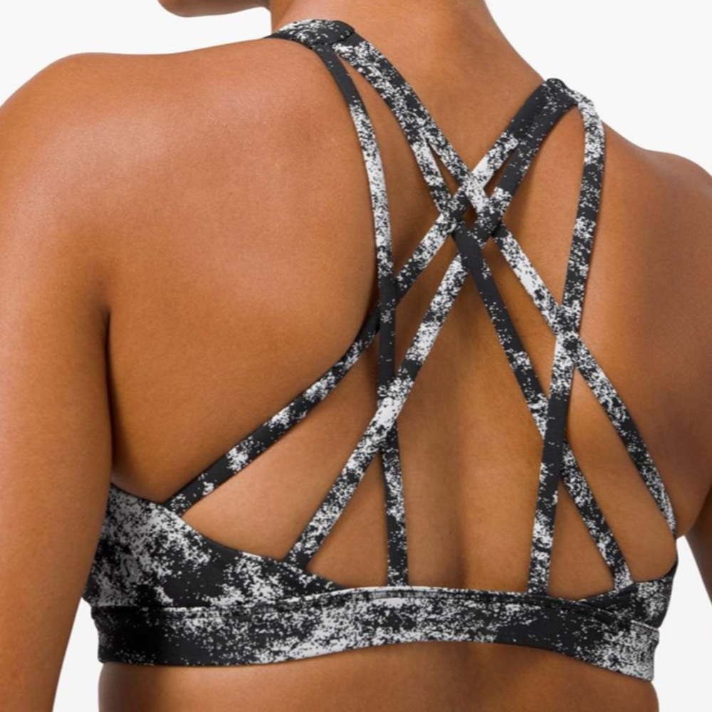 Lululemon Free To Be Serene Bra
Aerify Jacquard Black Alpine White Size 8